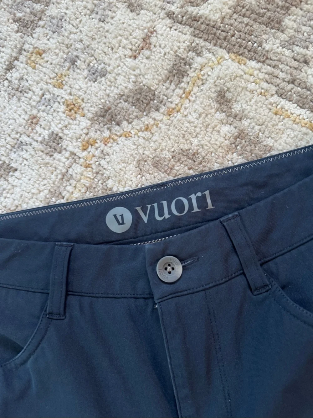 Vuori Meta Pant Men’s Navy Blue Stretch Athleisure Golf Chino Pants Flaw